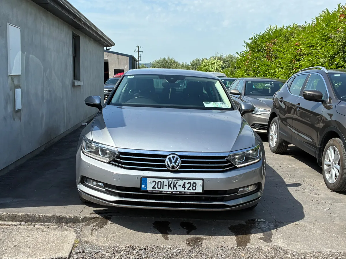 Volkswagen Passat 2020 - Image 2
