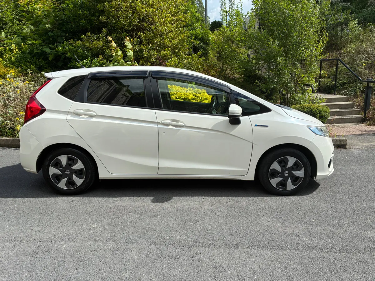 Honda Fit 2018  Automatic Hybrid - Image 2