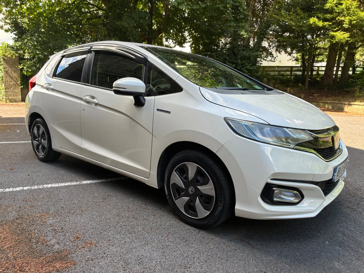 Honda Fit 2018  Automatic Hybrid - Image 6