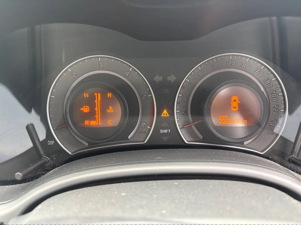 Toyota Corolla 2011 - Image 2