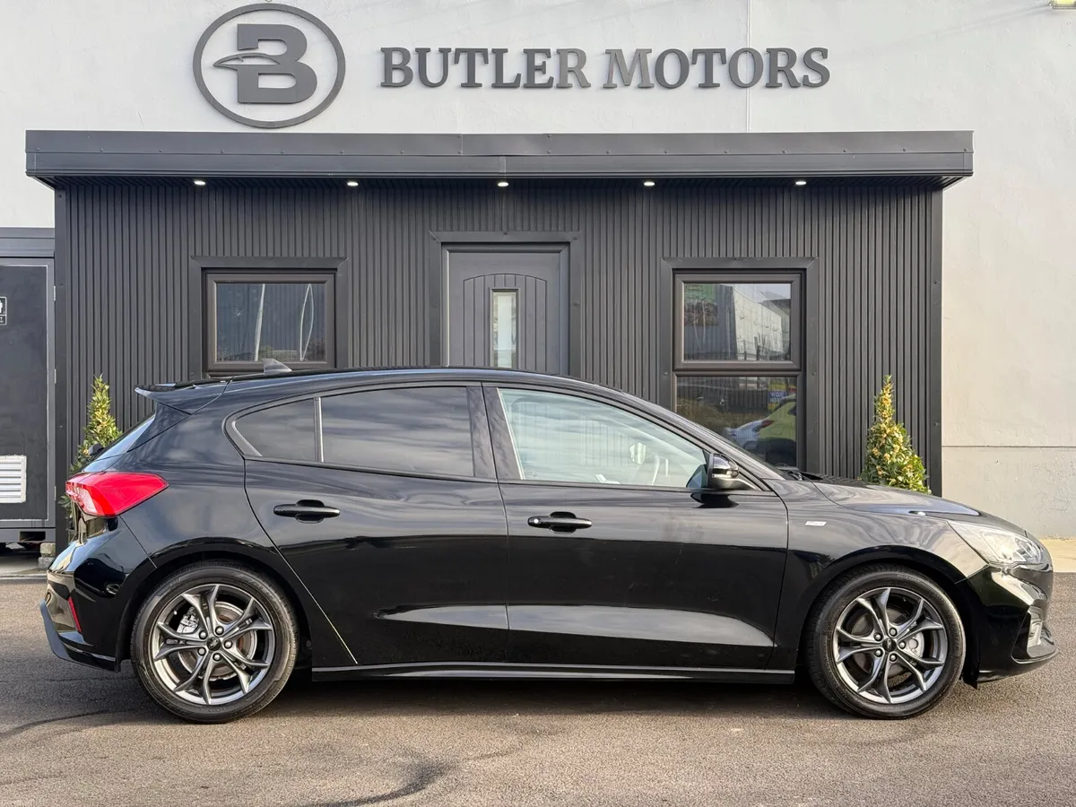 2020 Ford Focus 1.5D ST Line 5dr - Image 6