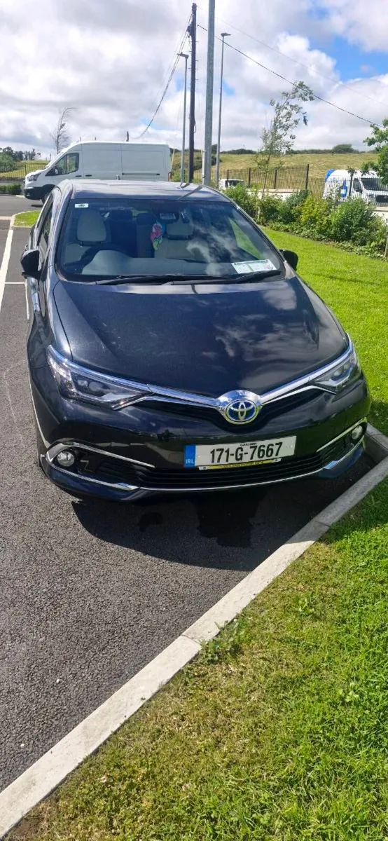 2017 Toyota Auris 1.8L Petrol Hybrid Low Mileage - Image 1
