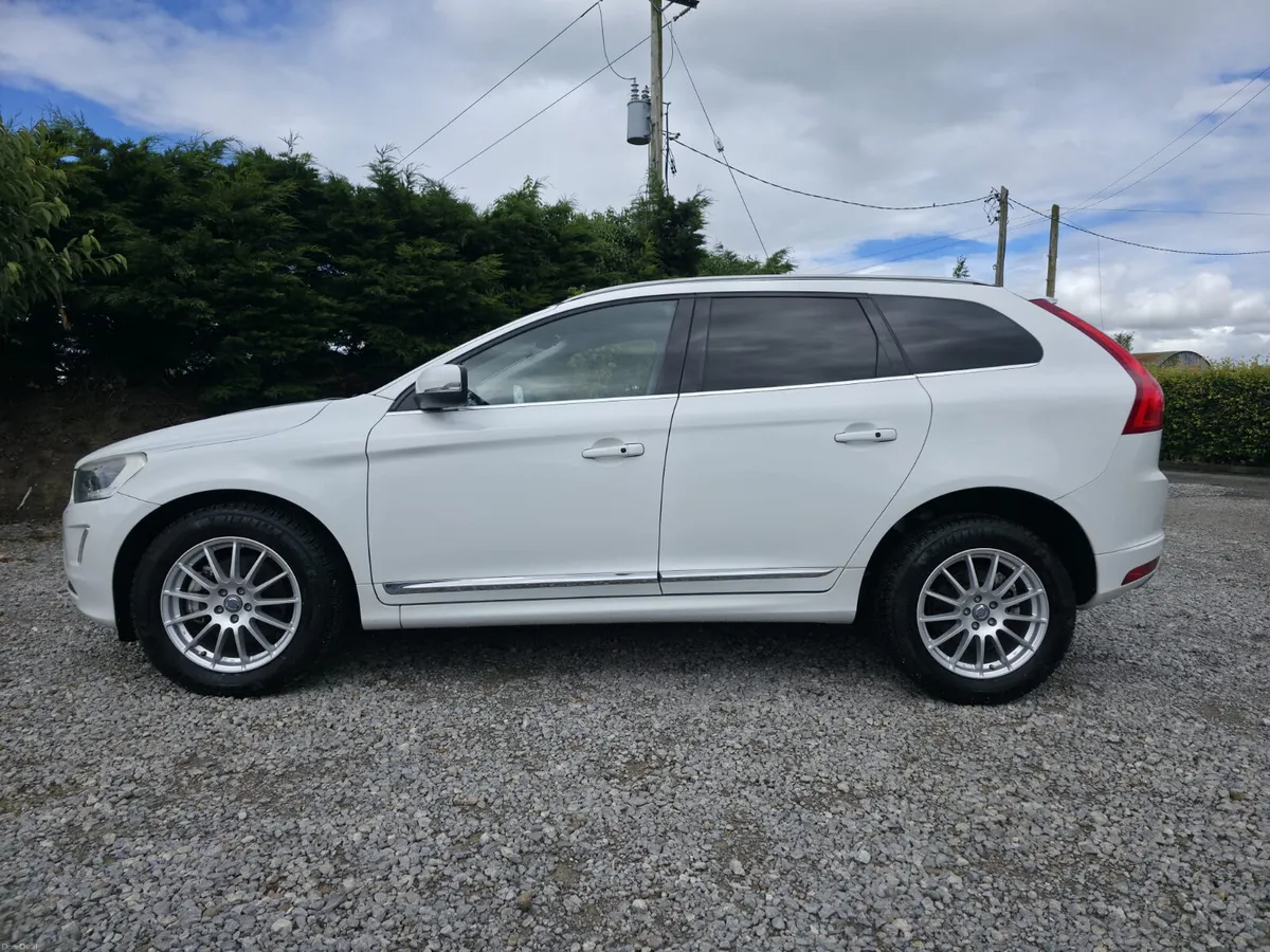 2016 Volvo XC60 D4 Classic - Image 2