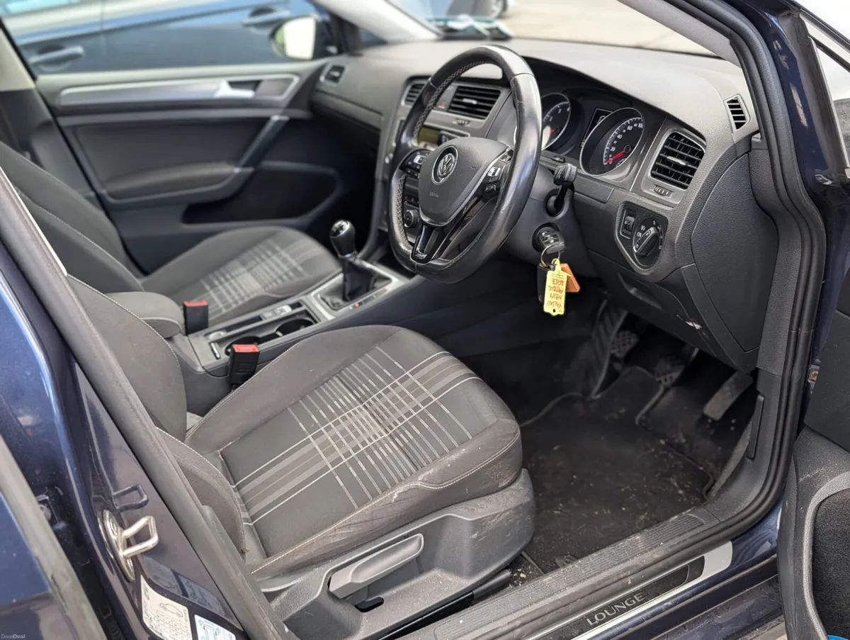 2017 VOLKSWAGEN GOLF LOUNGE 1.2 TSI MANUAL 6SPEED - Image 6