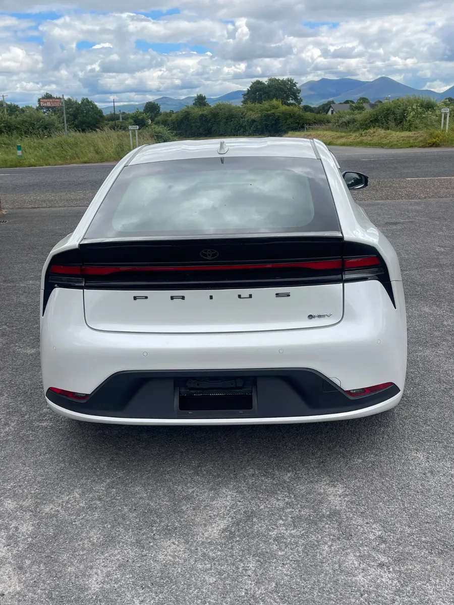 2023-1 Toyota Prius - Image 6