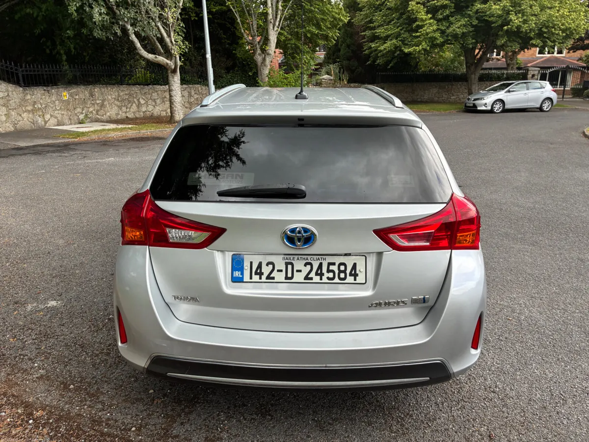 Toyota Auris Hybrid Estate - €6,500 - Image 5