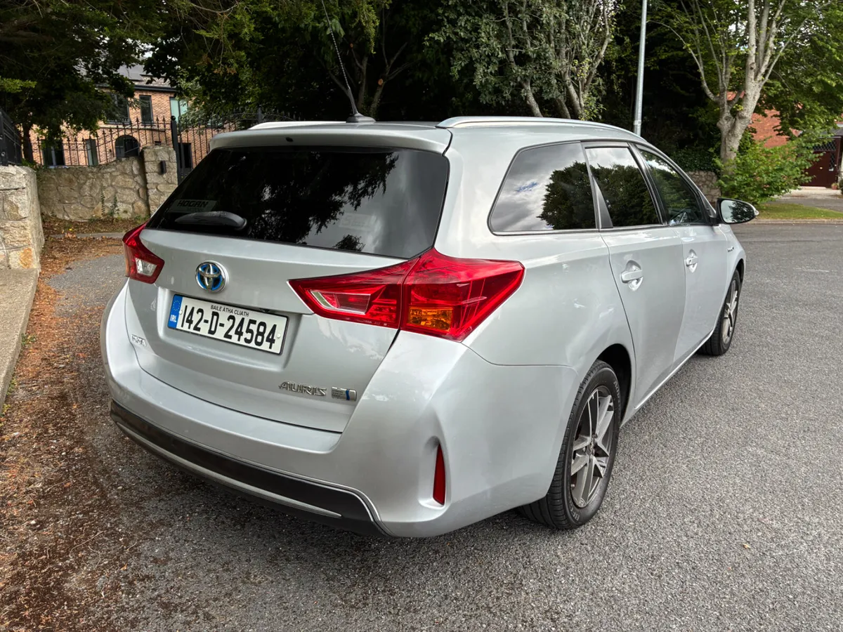 Toyota Auris Hybrid Estate - €6,500 - Image 6
