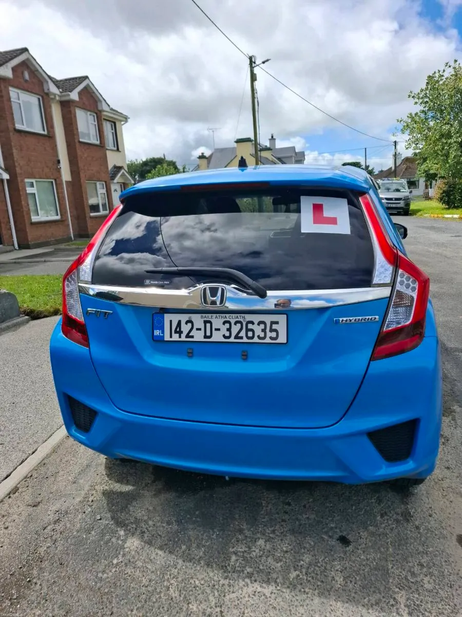 Honda fit hybrid - Image 2