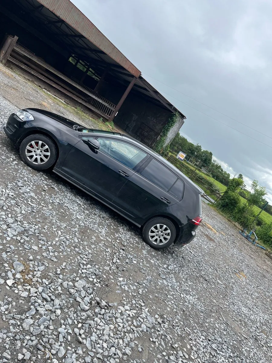 Volkswagen golf - Image 4