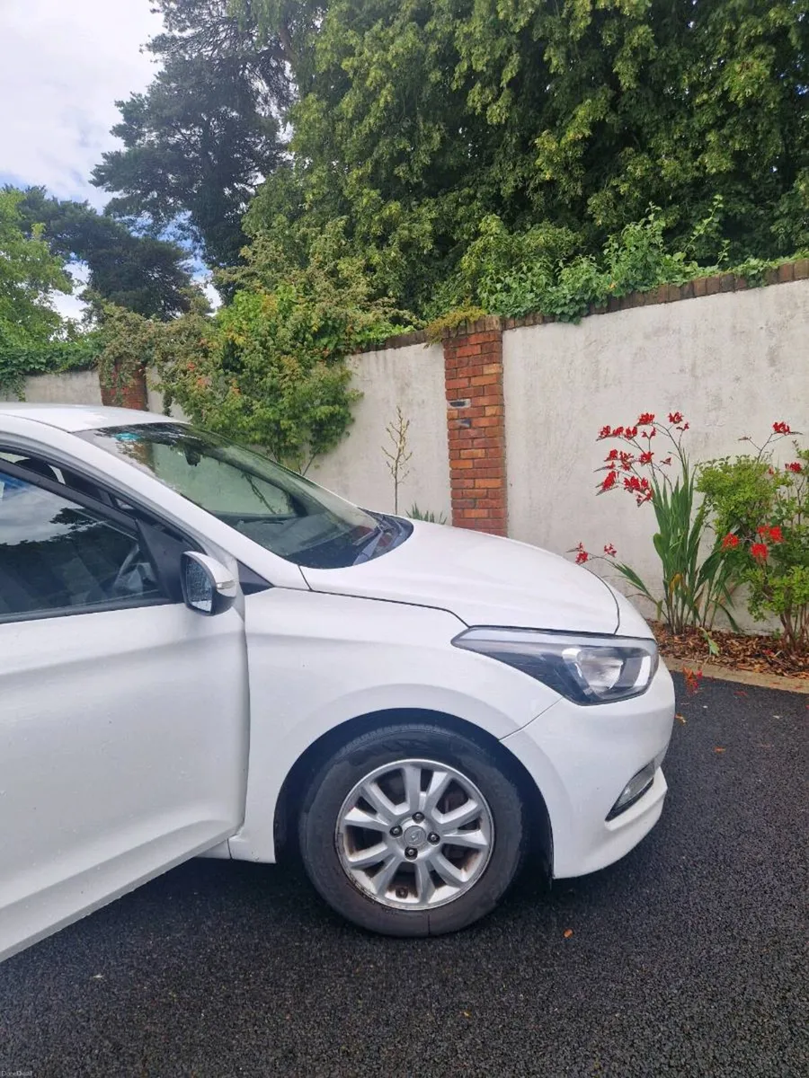 Car - Image 5