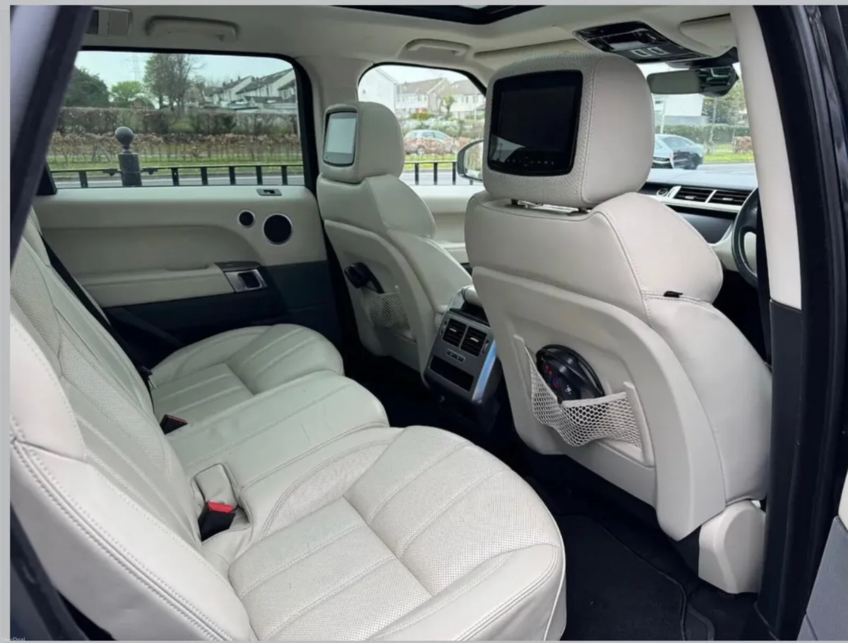 LAND ROVER RANGE ROVER SPORT  SD4 HSE / HIGH SPEC - Image 4