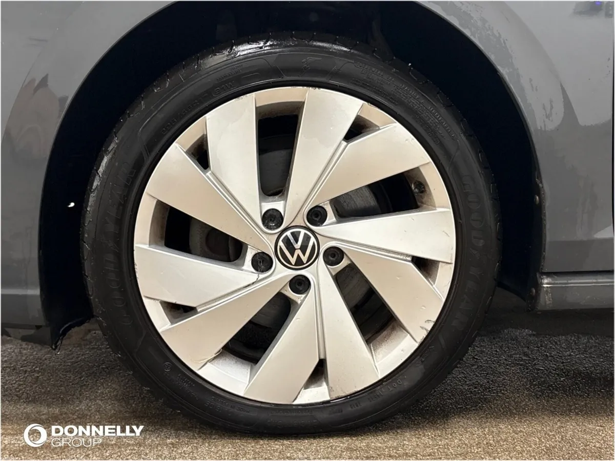 Volkswagen Golf Diesel Hatchback Style - Image 5