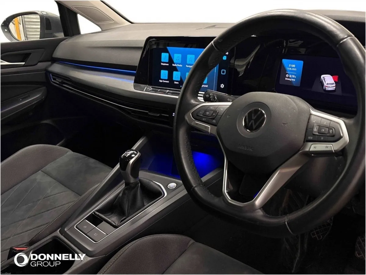 Volkswagen Golf Diesel Hatchback Style - Image 6