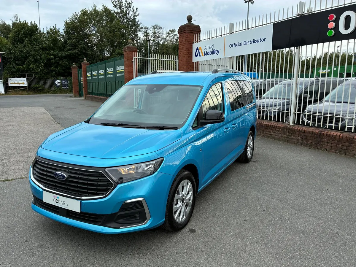 Wheelchair Accessible Taxi Ford Freedom 5 Seats+WC - Image 4