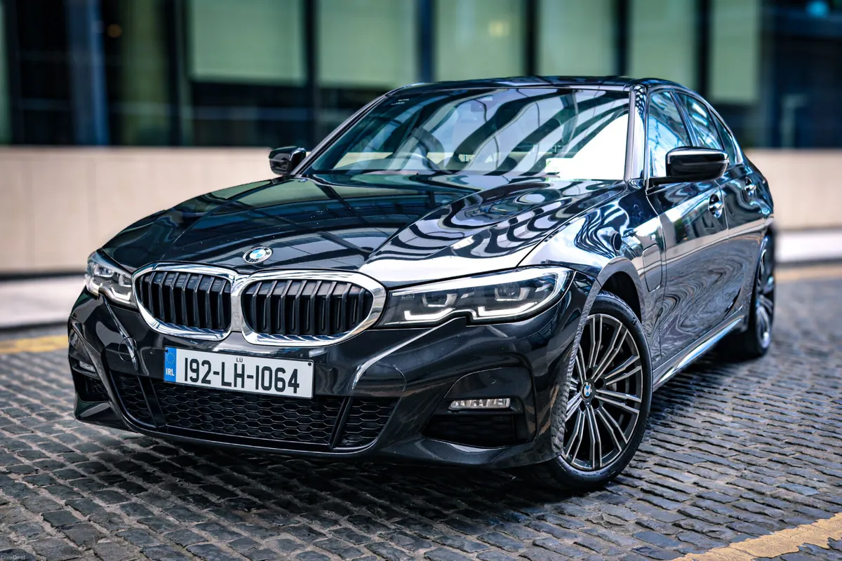 BMW 330e M Sport PHEV // Low Km // Warranty - Image 4