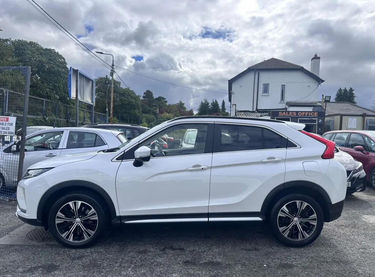 2019 Mitsubishi Eclipse Cross - Image 2
