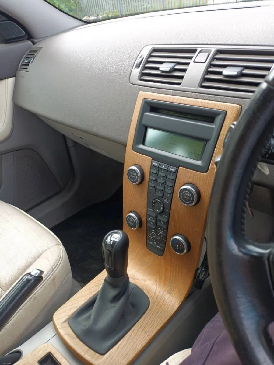 Volvo V50 Estate - Image 2