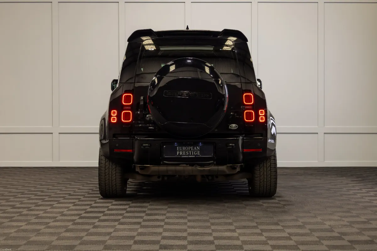 2022 Land Rover Defender 110 P400e X-Dynamic SE - Image 5
