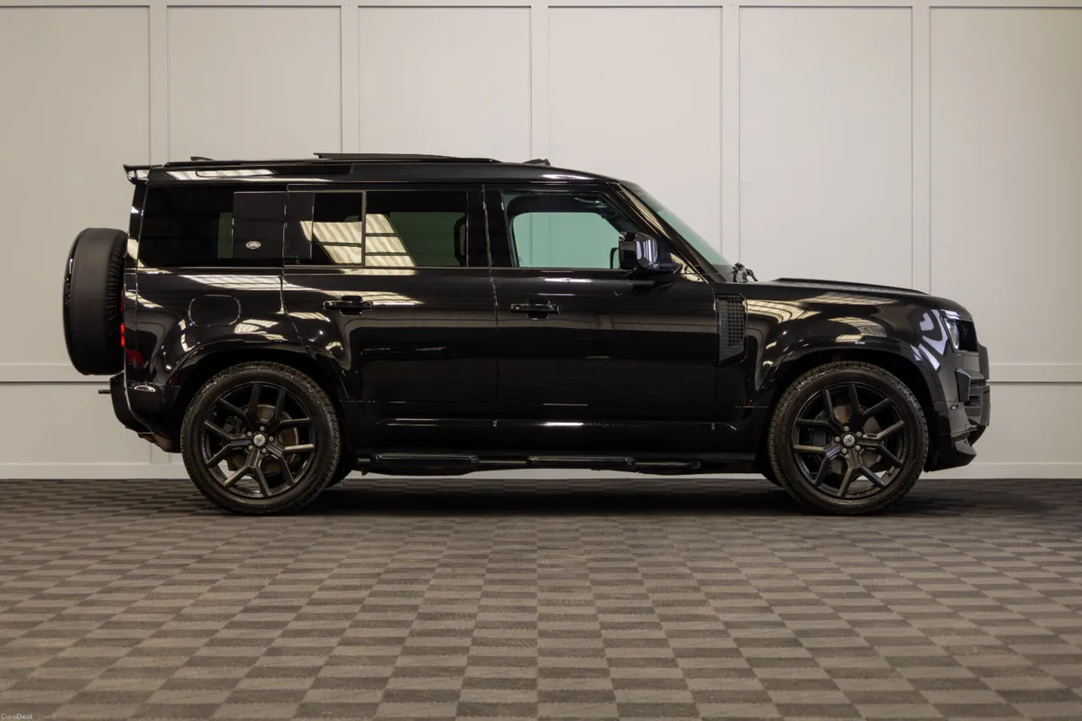 2022 Land Rover Defender 110 P400e X-Dynamic SE - Image 6