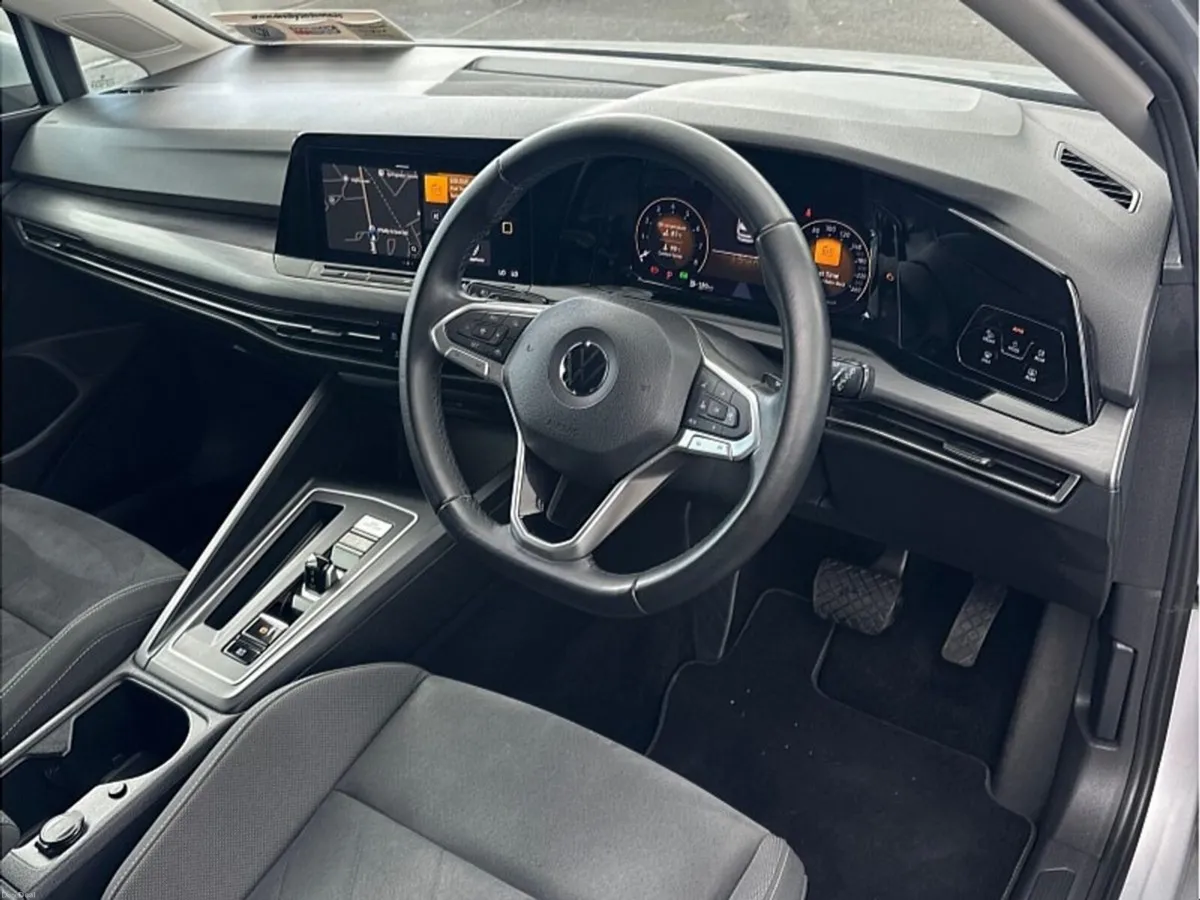 Volkswagen Golf 1.5 eTSI 130HP Style DSG MHEV - Image 4
