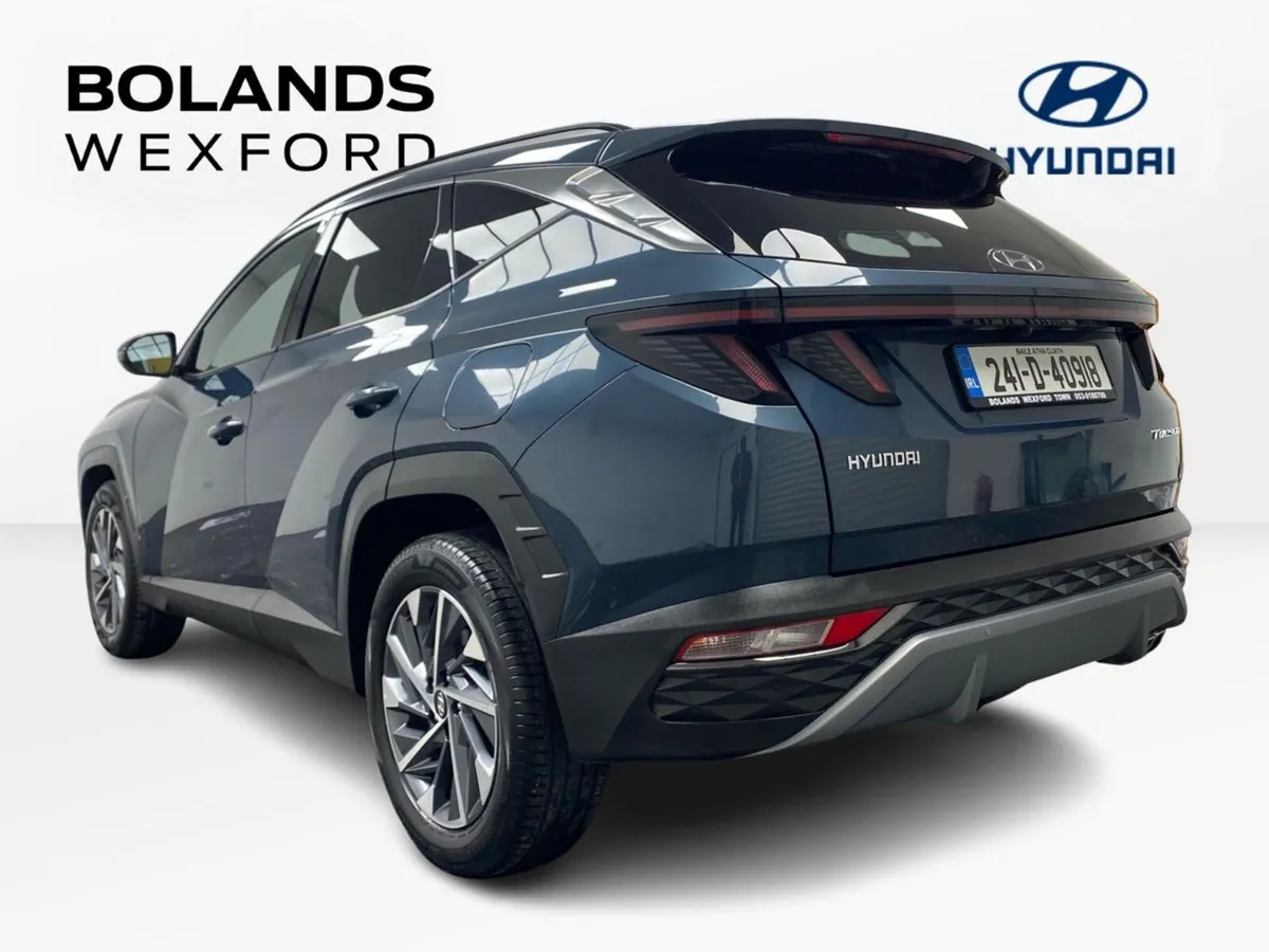 Hyundai Tucson 2WD Executive Plus - Image 4