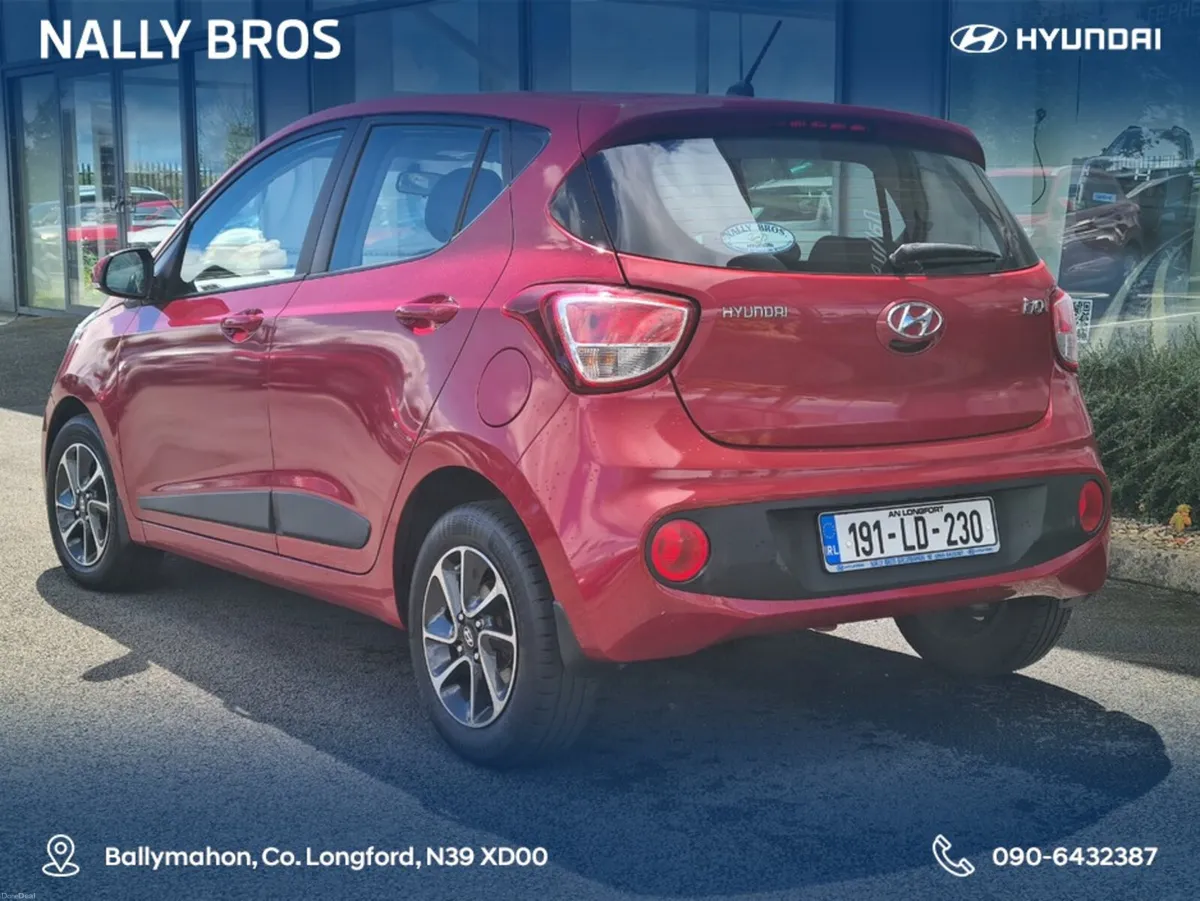 Hyundai i10 DELUXE 4DR - Image 4
