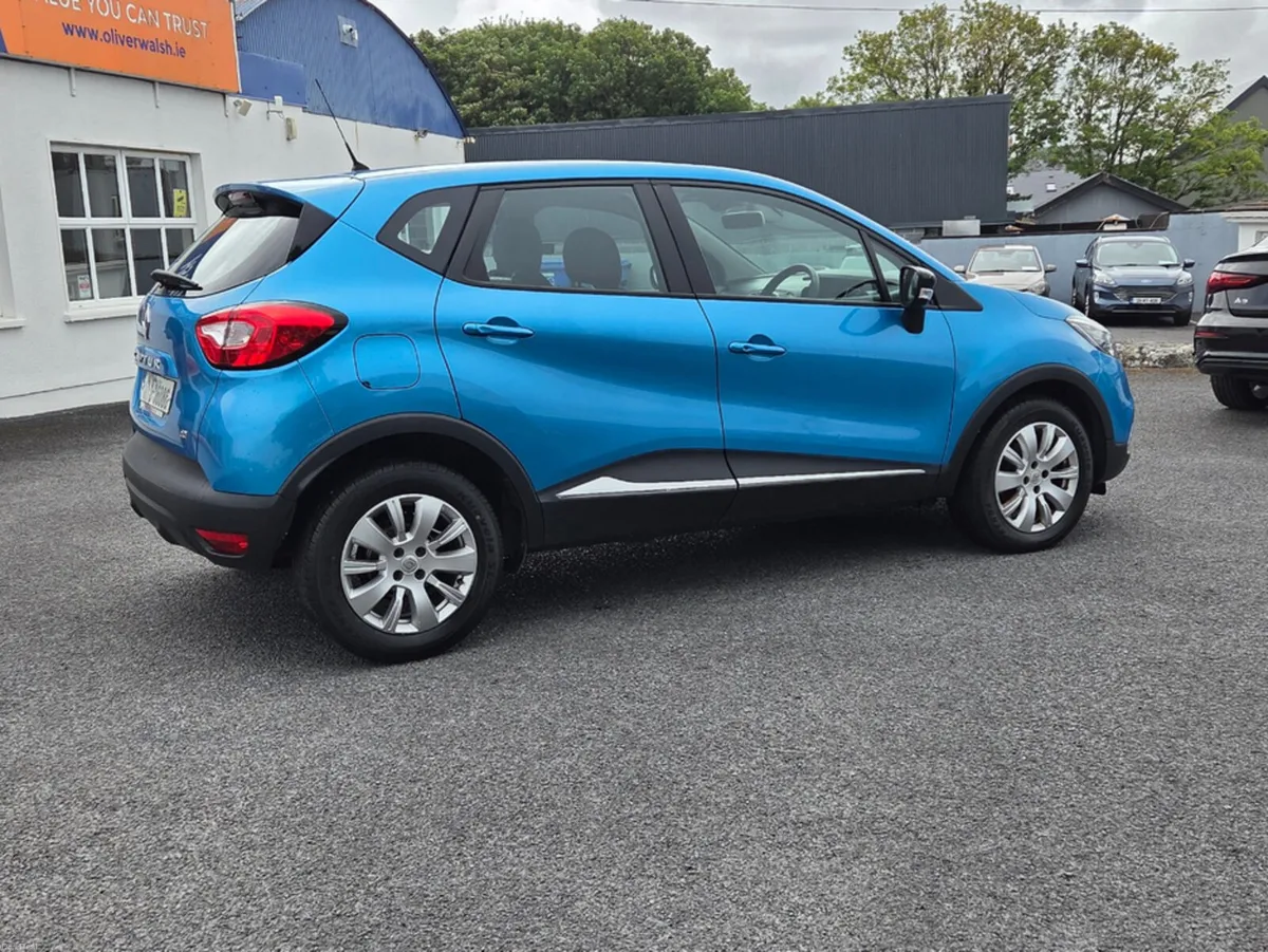Renault Captur LIFE 1.5 DCI 90 EU6 4DR - Image 3