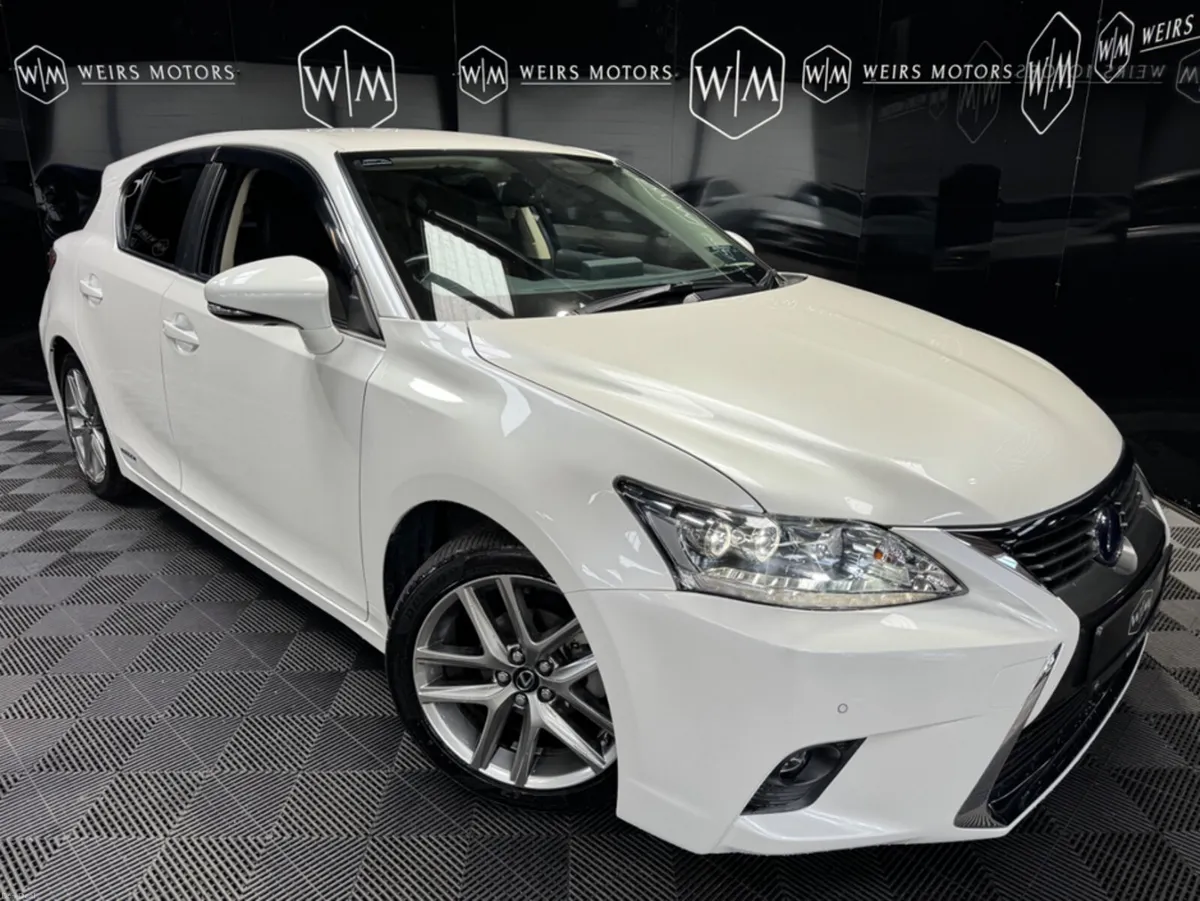 Lexus CT CT200H LOW MILEAGE - Image 5