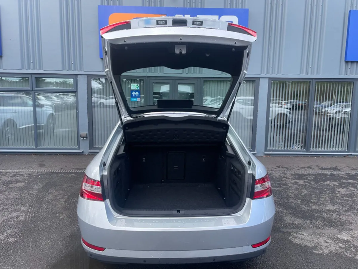 Skoda Superb AMBITION 2.0 TDI 150HP 5DR - Image 5