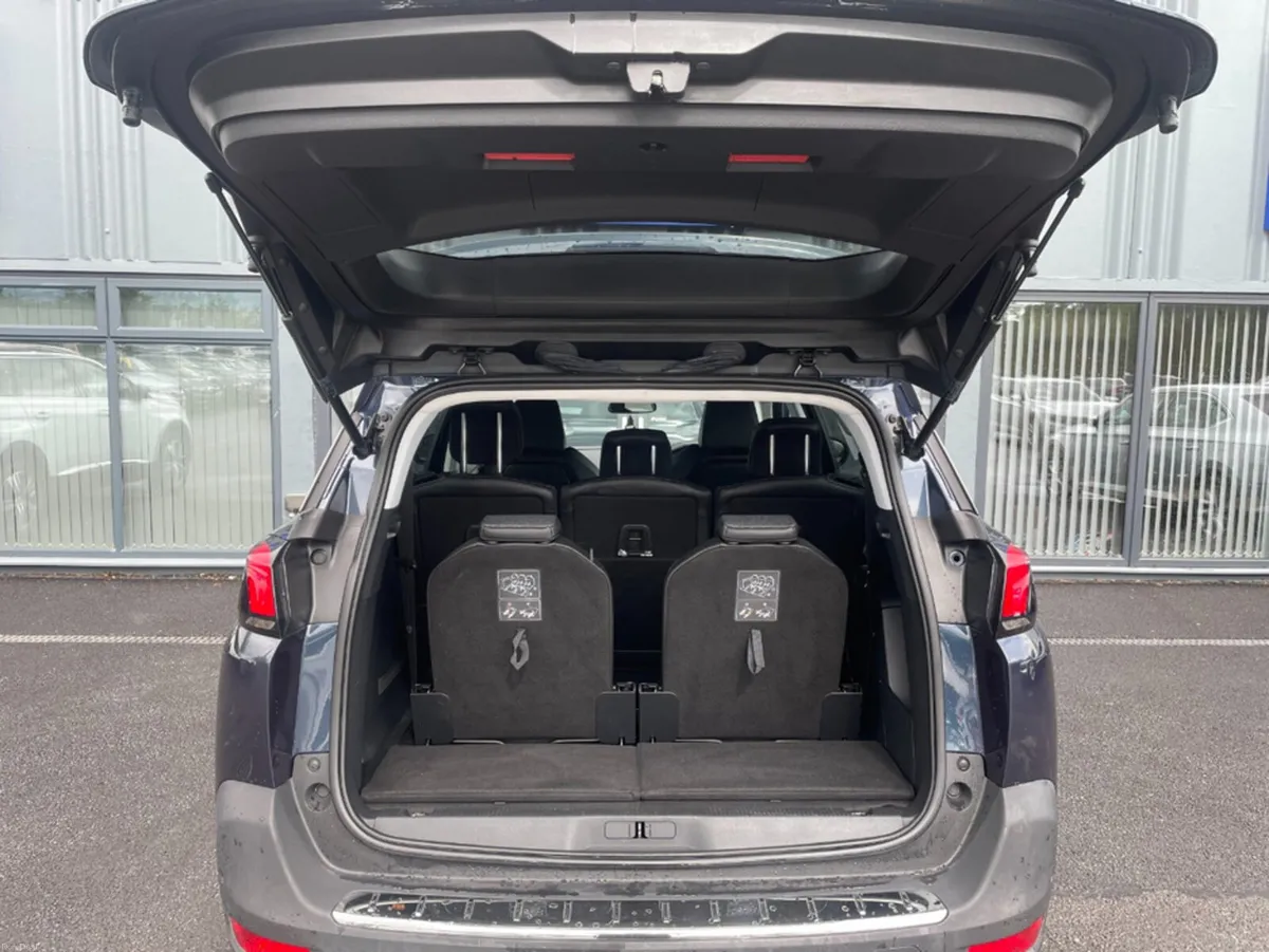 Peugeot 5008 ALLURE 1.5 BLUE HDI 130 6 6.2 4DR - Image 5