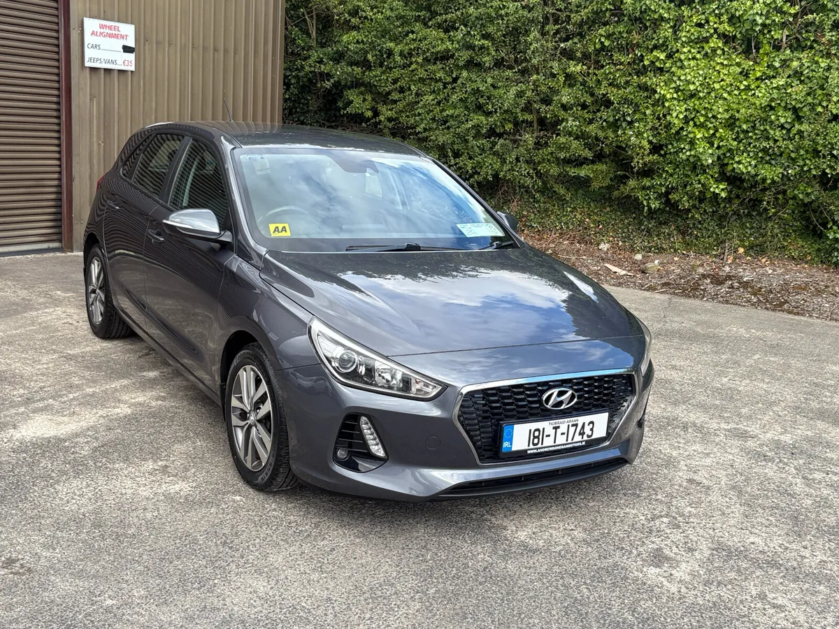 Hyundai i30 2018 1 OWNER  STUNNING CAR - Image 4