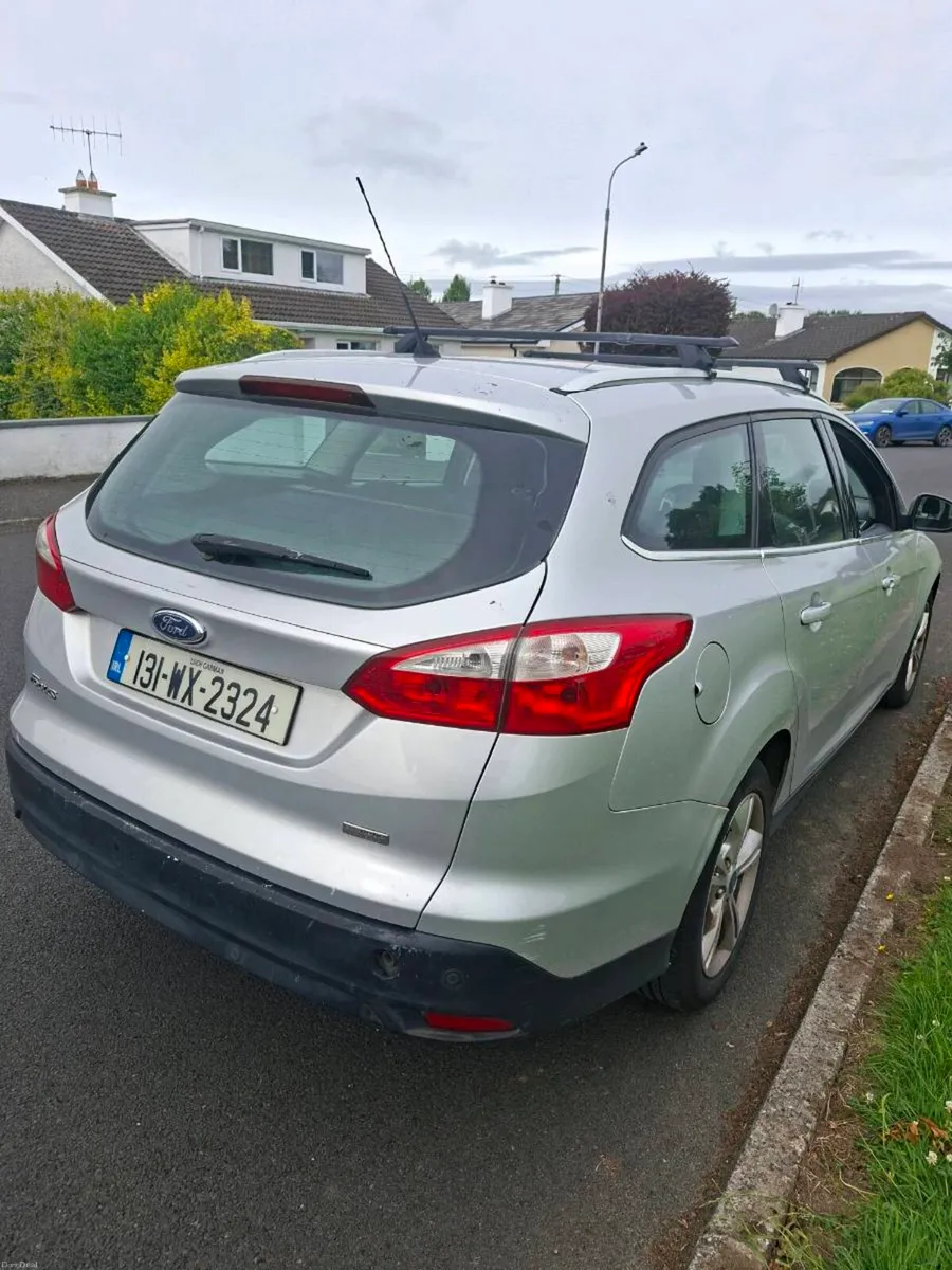 FORD FOCUS 2013 ESTATE - Image 4