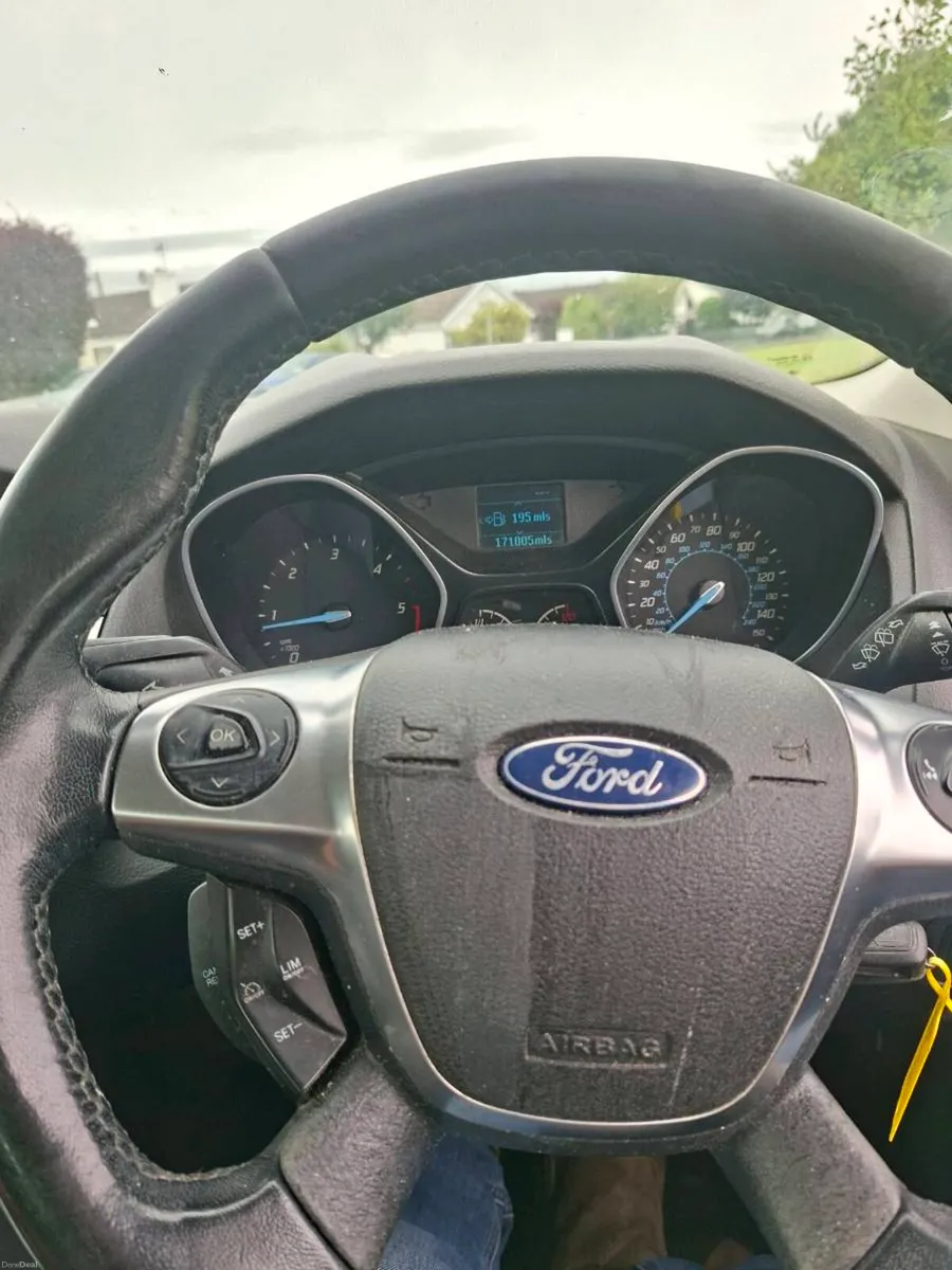 FORD FOCUS 2013 ESTATE - Image 6