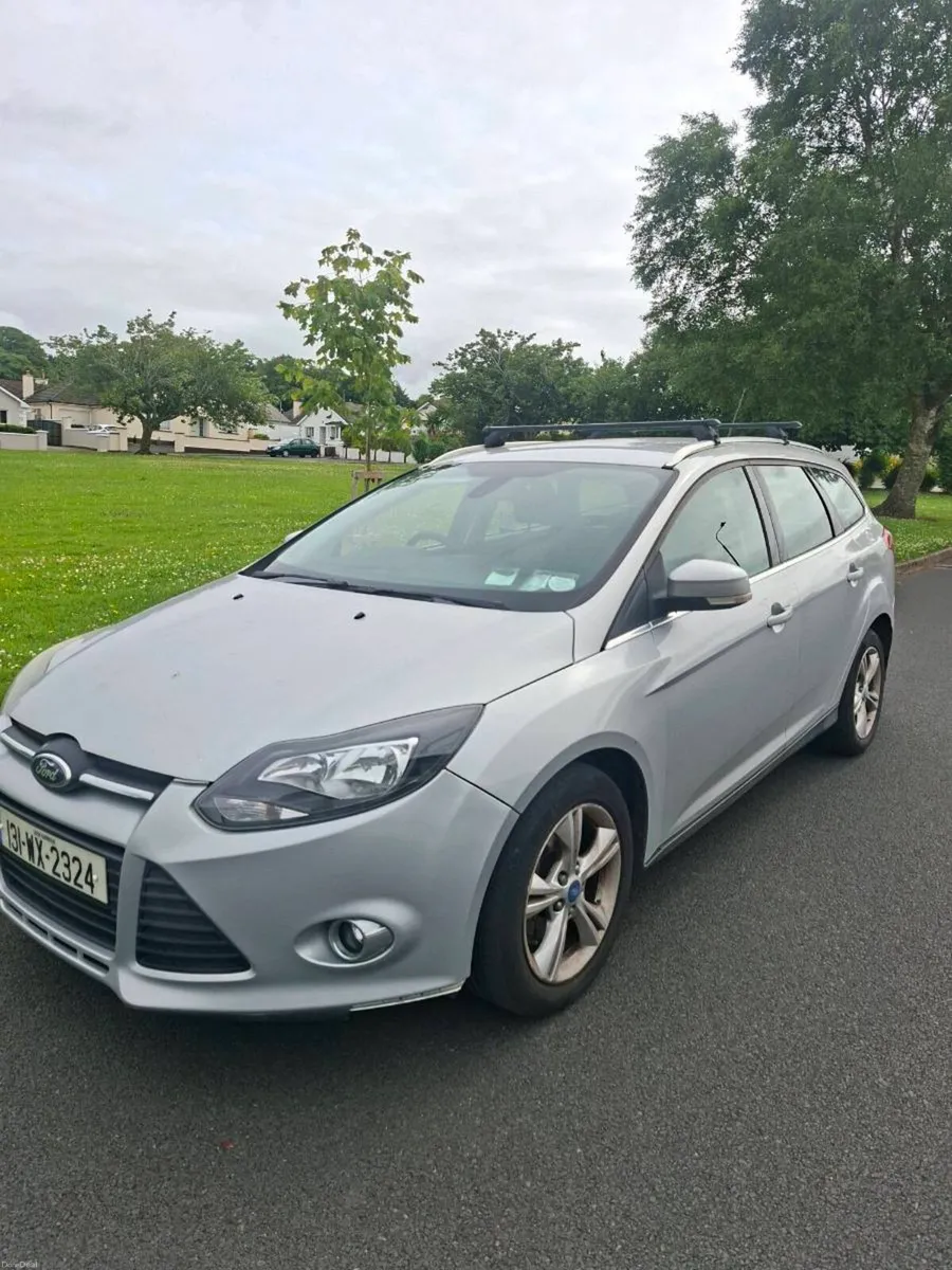 FORD FOCUS 2013 ESTATE - Image 2