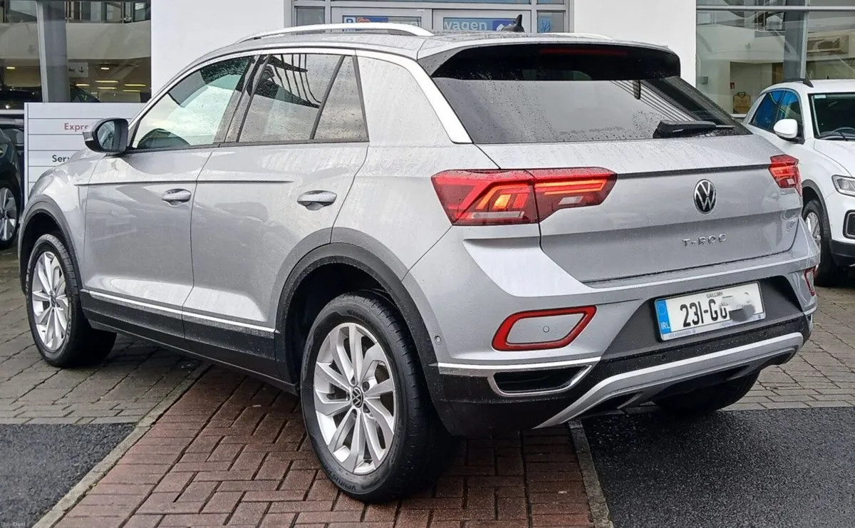 Volkswagen T-Roc Style 2.0 TDI 116HP  **REAR VIEW - Image 4
