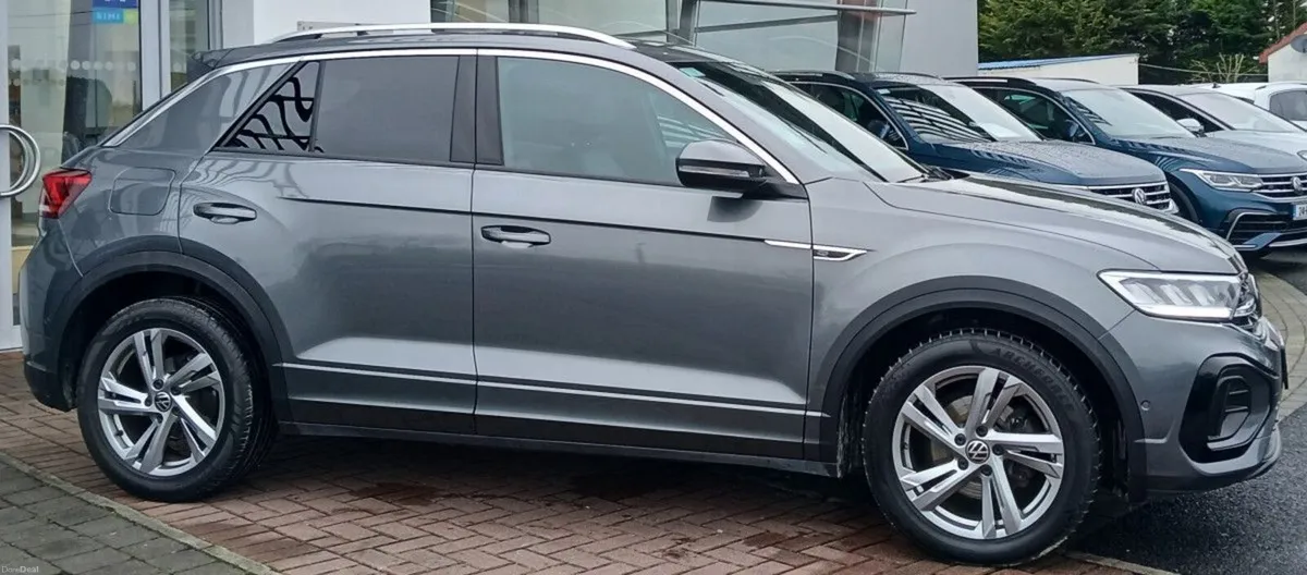Volkswagen T-Roc R-Line 2.0 TDI M6F 116HP **REAR V - Image 2