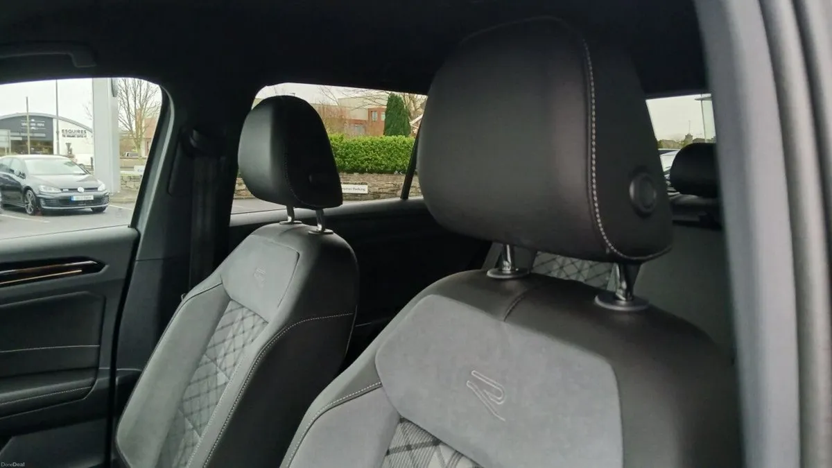 Volkswagen T-Roc R-Line 2.0 TDI M6F 116HP **REAR V - Image 6
