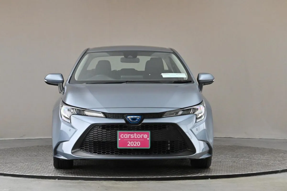 Toyota Corolla 1.8 HYBRID SALOON **RREVERSE CAM**P - Image 2