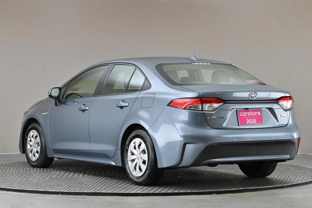 Toyota Corolla 1.8 HYBRID SALOON **RREVERSE CAM**P - Image 6