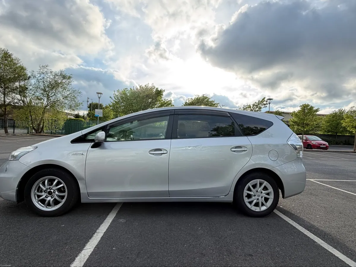 Toyota Prius 2014 - Image 2