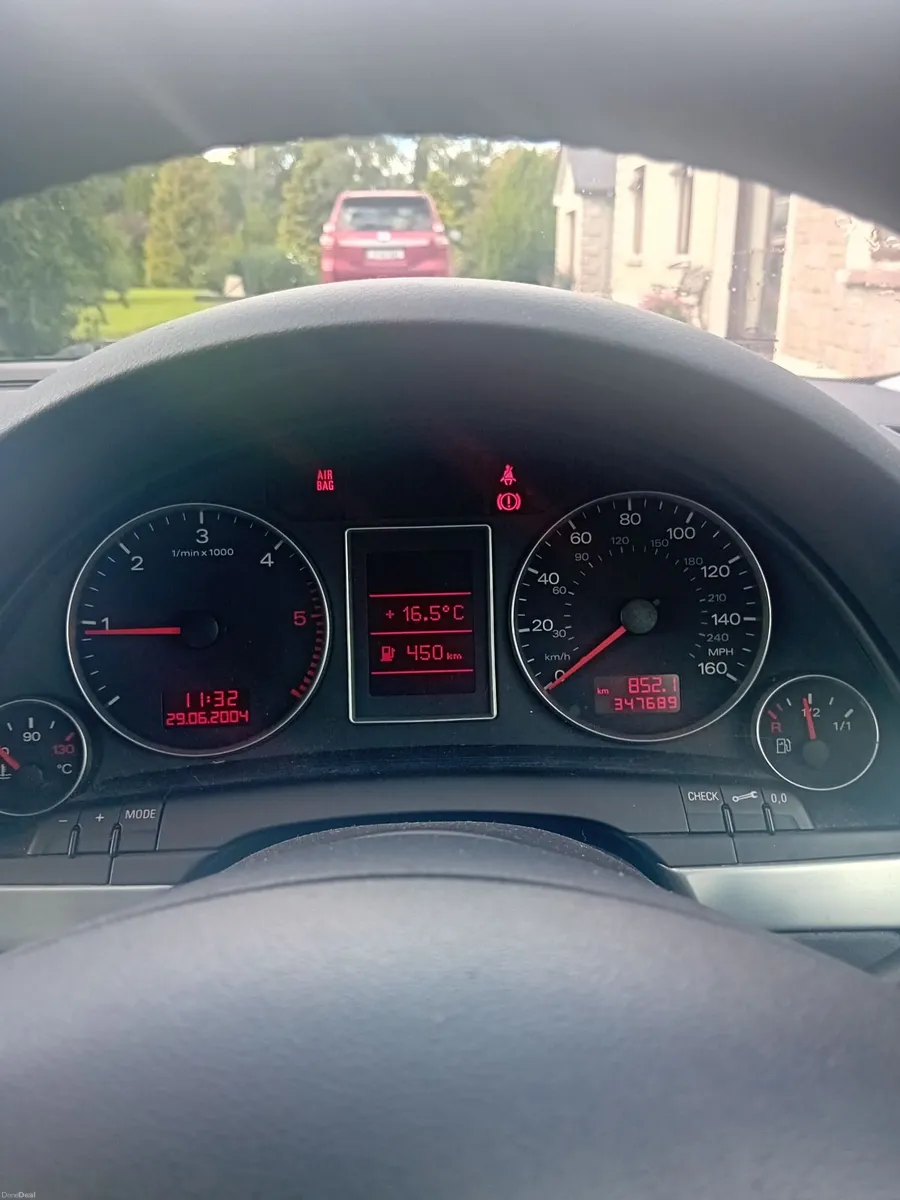 Audi A4 2005 - Image 2