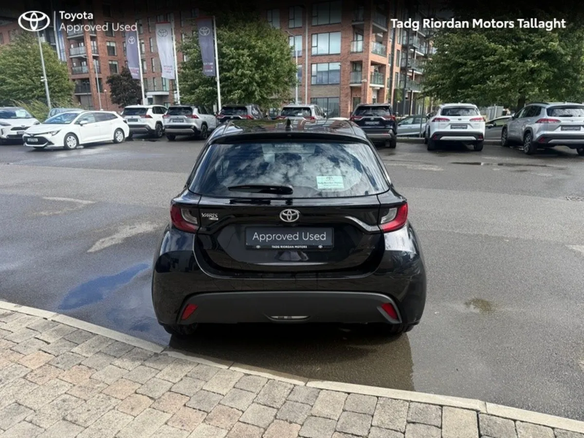 Toyota Yaris 1.0 LUNA - Image 5