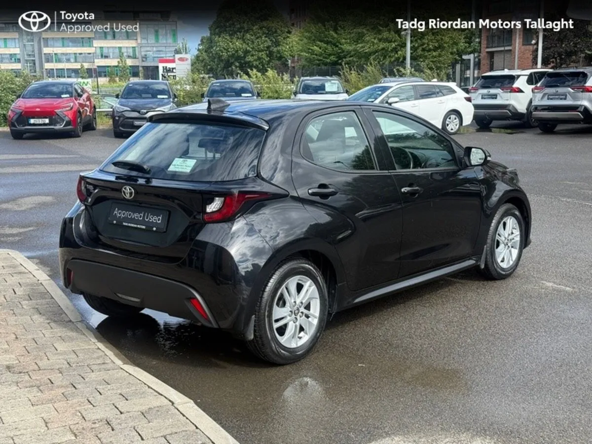 Toyota Yaris YARIS 1.0 LUNA - Image 2