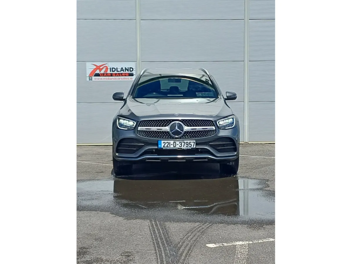 Mercedes-Benz GLC 300 DE AMG LINE PREMIUM 4M - Image 3