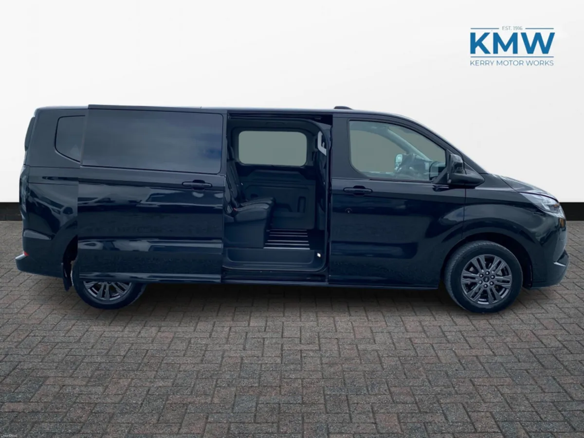 Ford Tourneo Custom 2.5 LWB Limited 232 BHP Automa - Image 5