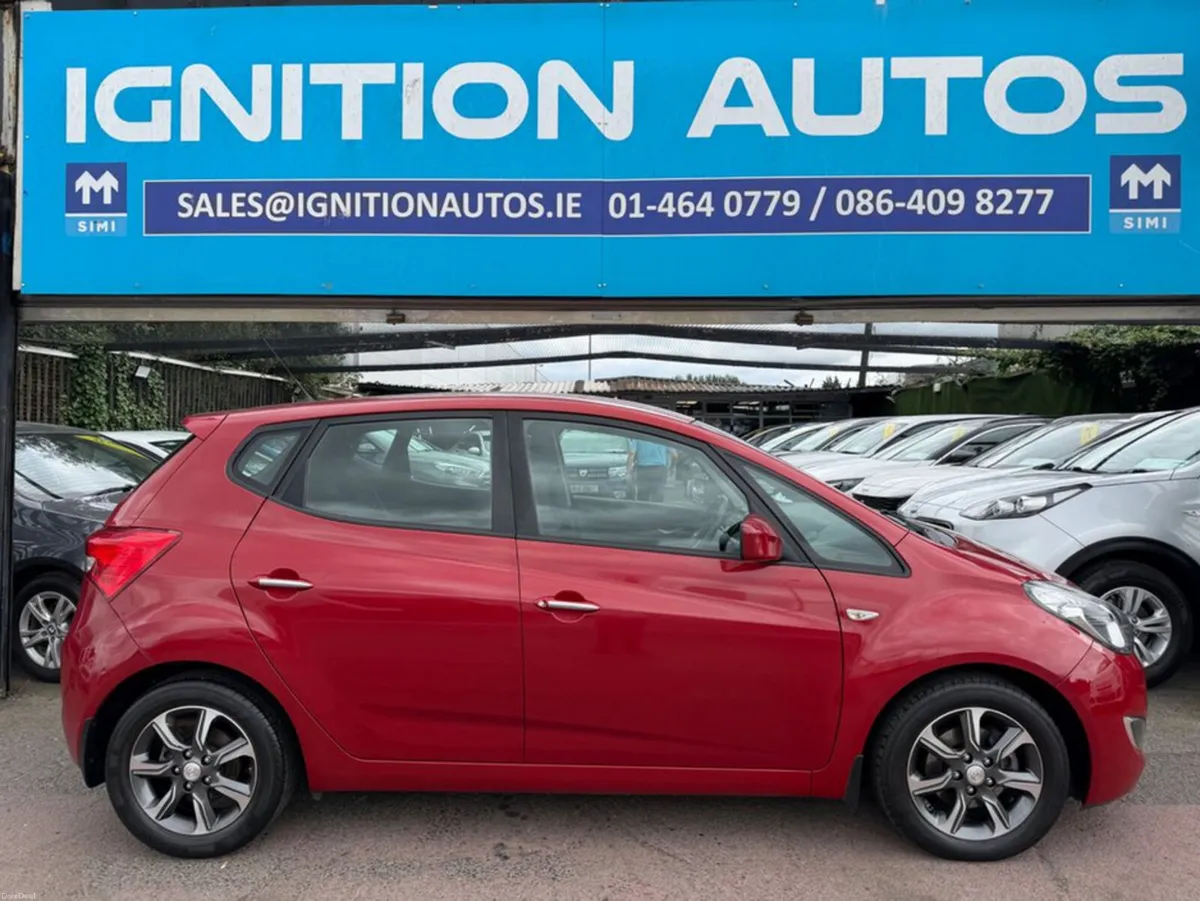 Hyundai ix20 1.6 PETROL, DELUXE MODEL, TINY MILEAG - Image 2