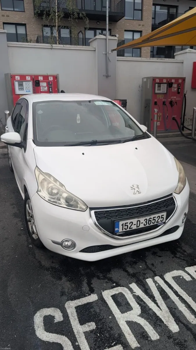 Peugeot 208 2015 - Image 1