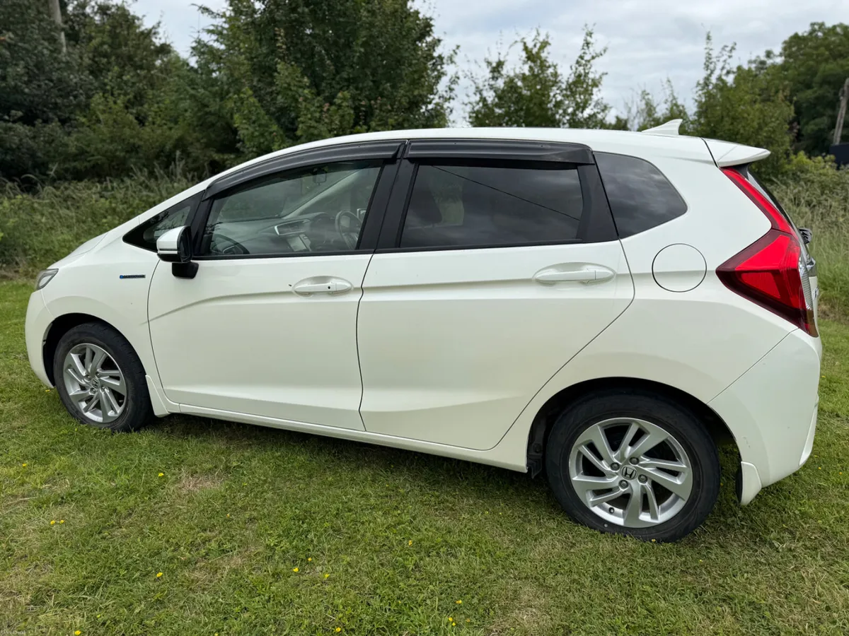 HONDA FIT (2014) 1.5L PETROL HYBRID VERY LOW MILEA - Image 4