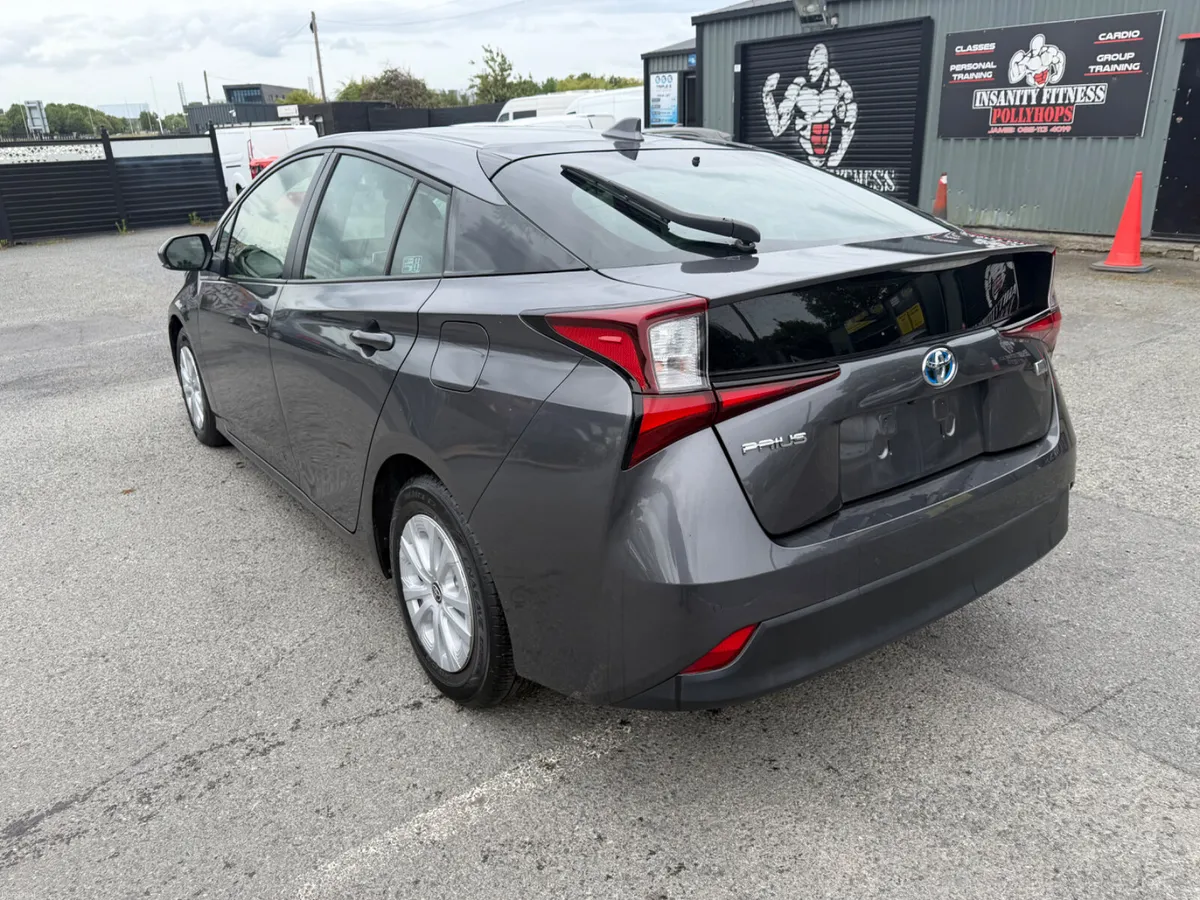 2022 Toyota Prius 1.8L Hybrid Low Miles Automatic - Image 3