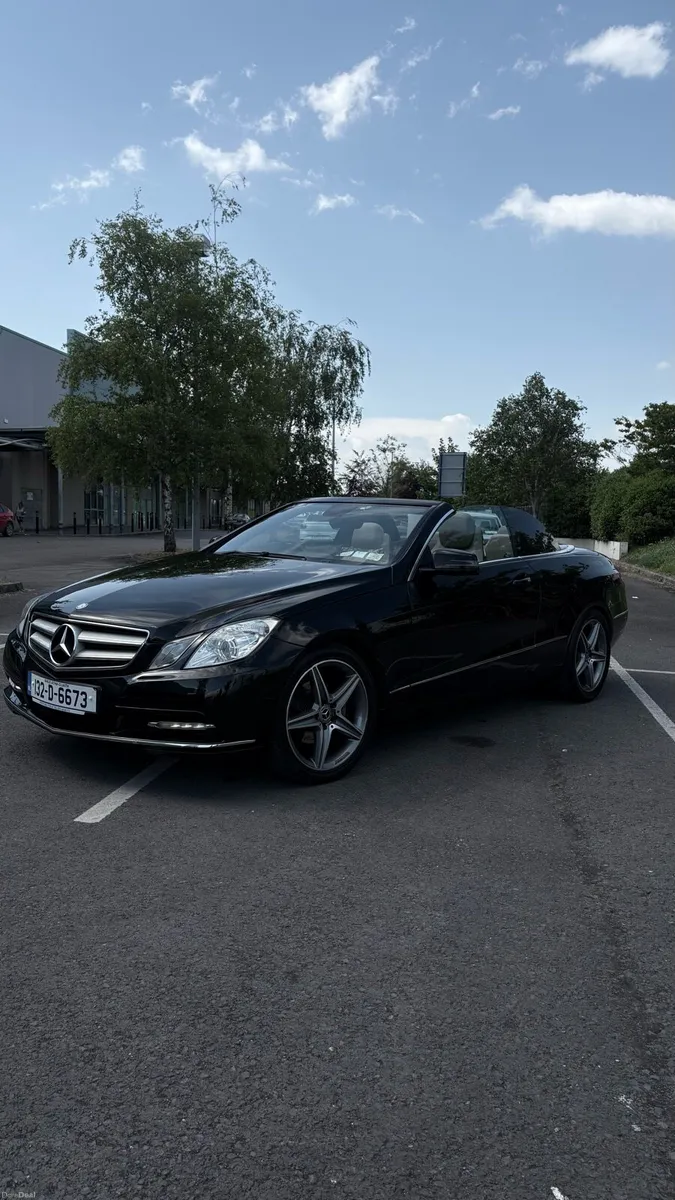 Mercedes-Benz E220 Convertible - Image 3